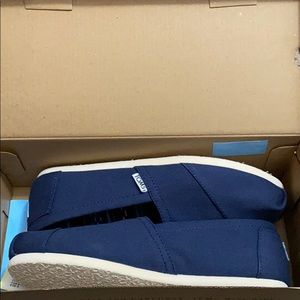 Navy Blue Toms